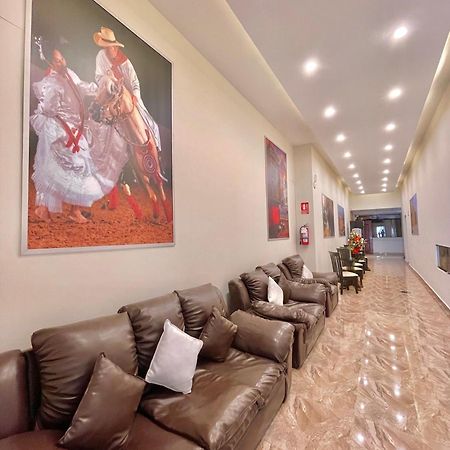 Jultom Inn Hotel & Suites トルヒーリョ エクステリア 写真