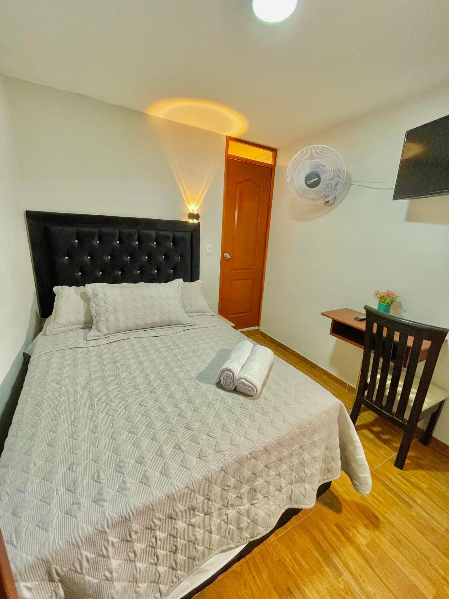 Jultom Inn Hotel & Suites トルヒーリョ エクステリア 写真