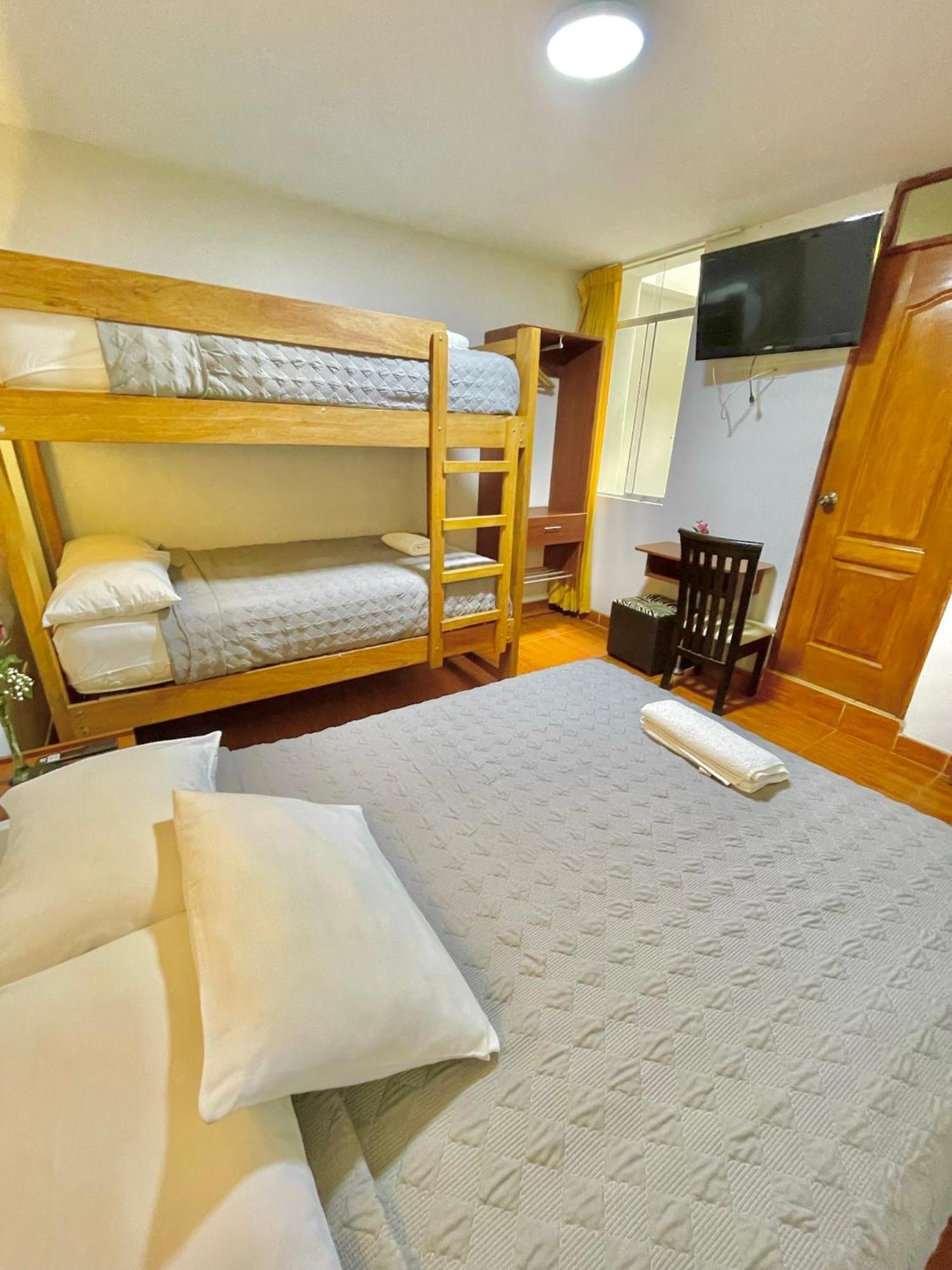 Jultom Inn Hotel & Suites トルヒーリョ エクステリア 写真