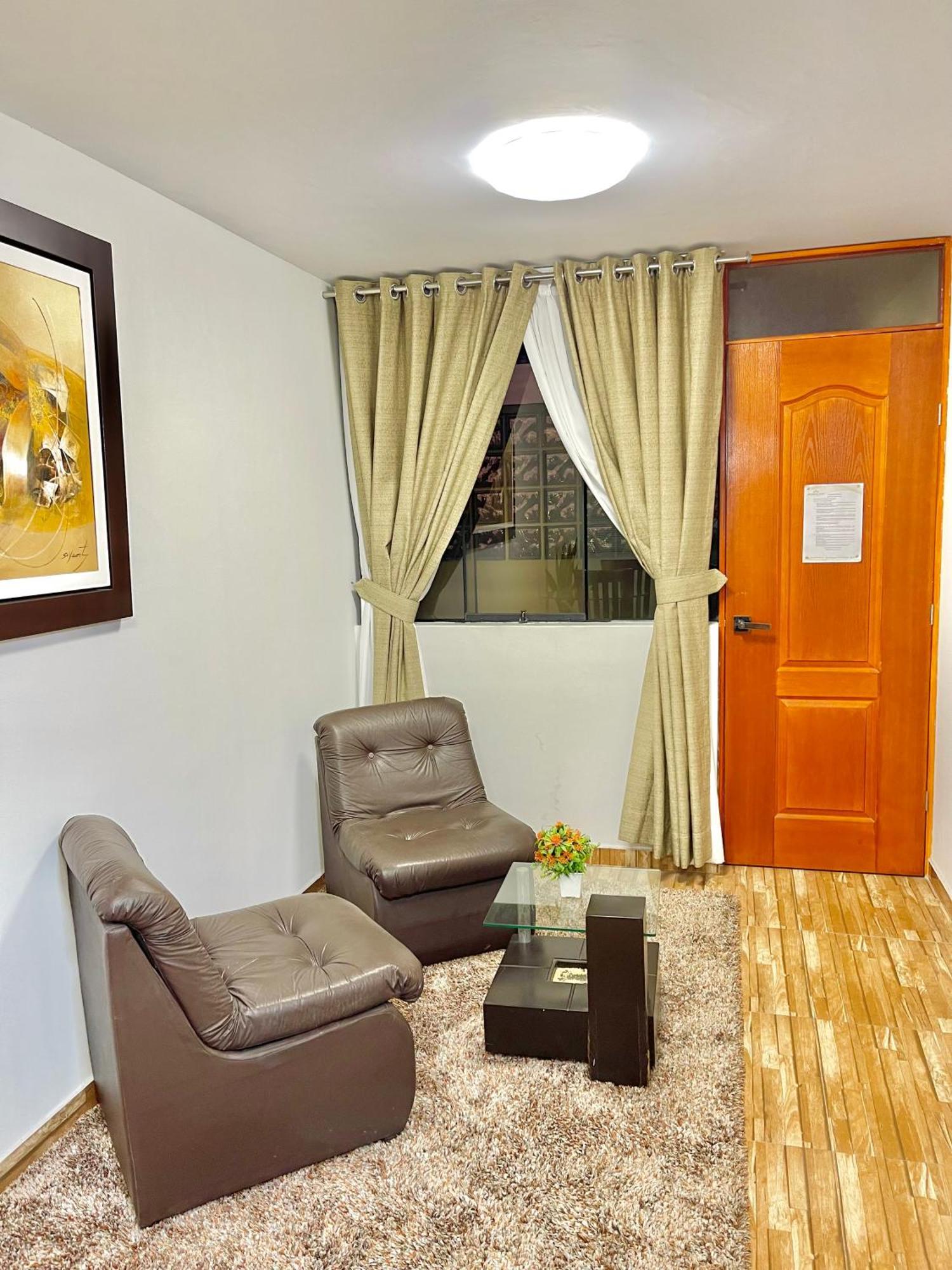Jultom Inn Hotel & Suites トルヒーリョ エクステリア 写真