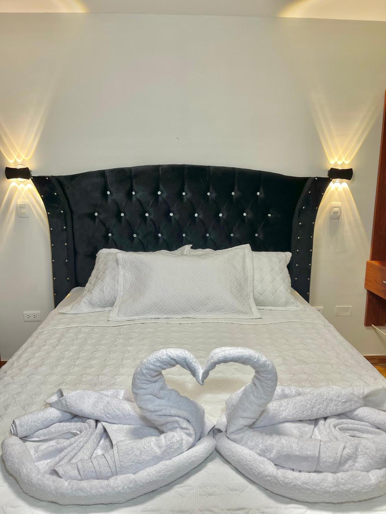 Jultom Inn Hotel & Suites トルヒーリョ エクステリア 写真