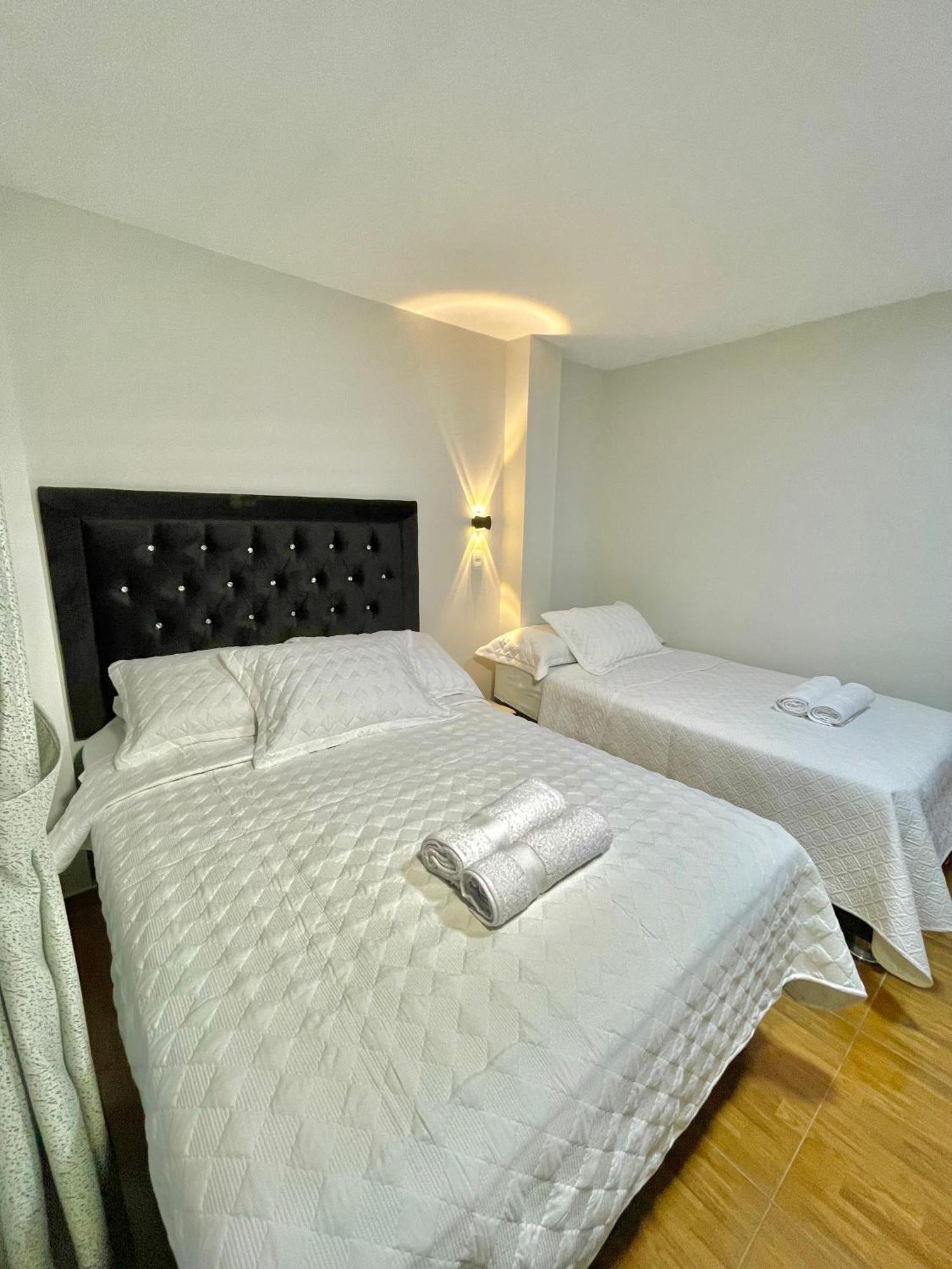 Jultom Inn Hotel & Suites トルヒーリョ エクステリア 写真