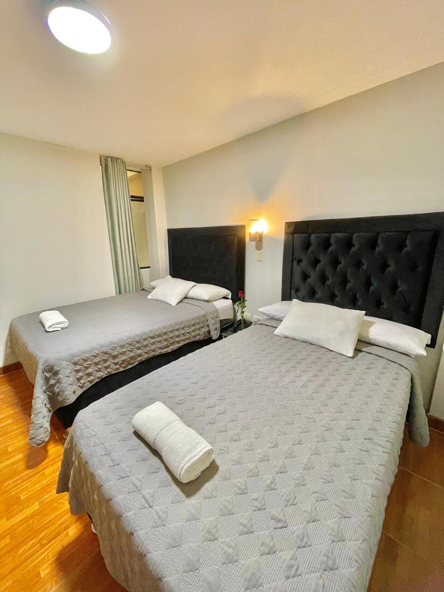 Jultom Inn Hotel & Suites トルヒーリョ エクステリア 写真