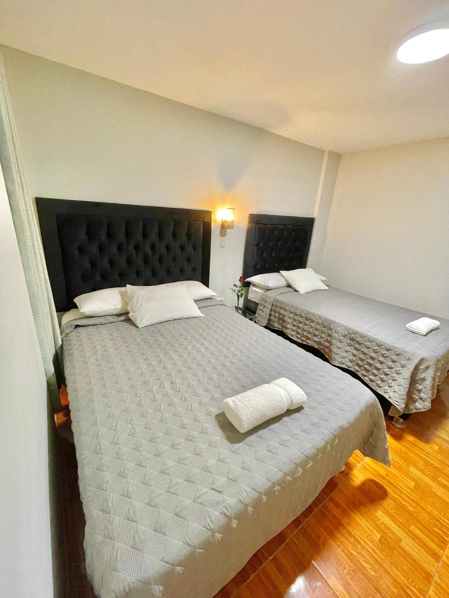 Jultom Inn Hotel & Suites トルヒーリョ エクステリア 写真