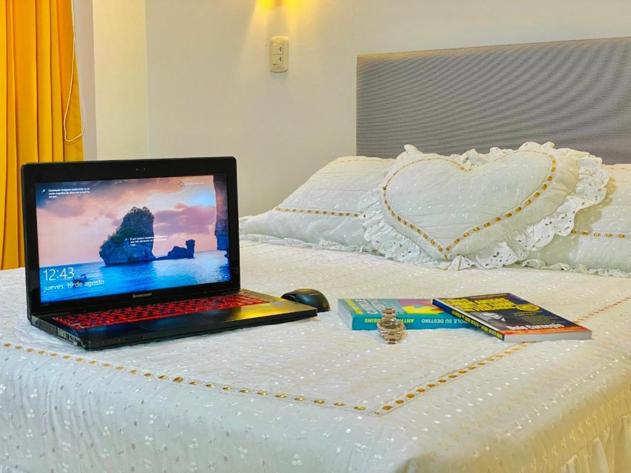 Jultom Inn Hotel & Suites トルヒーリョ エクステリア 写真