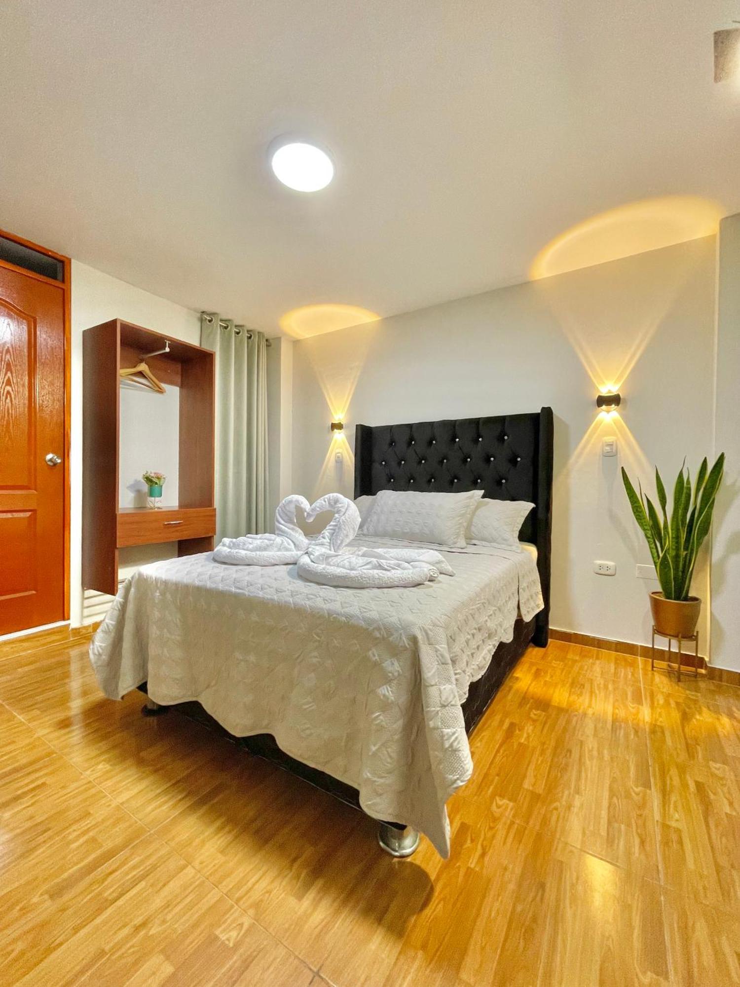 Jultom Inn Hotel & Suites トルヒーリョ エクステリア 写真